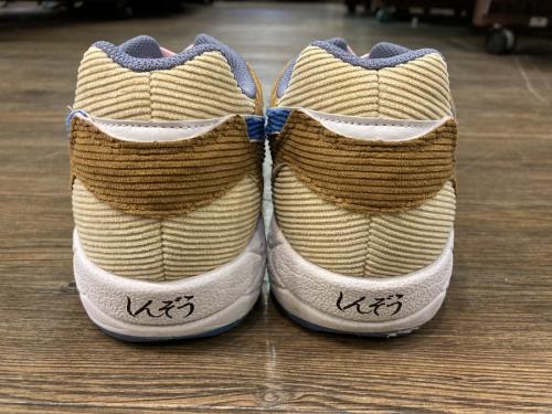 ミズノのスニーカー