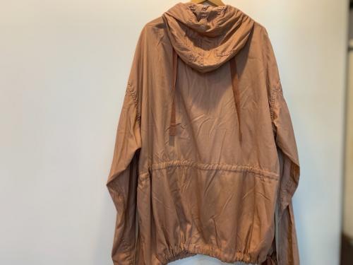 アーネイのNAVAL HOODIE