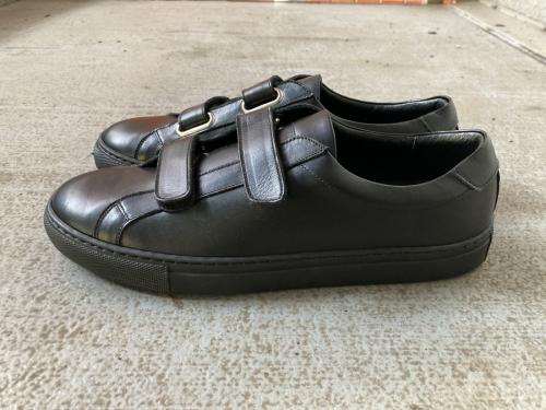 ヨークのスニーカー