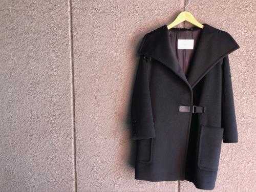 マックスマーラのキャメルロッキングコート