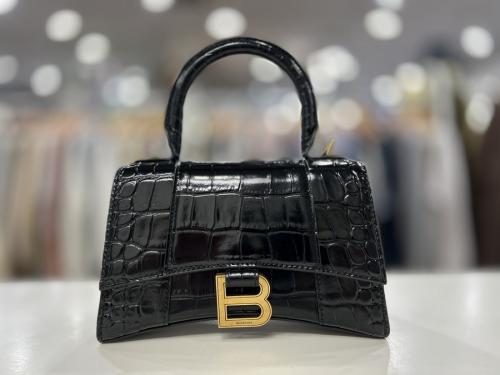 BALENCIAGAのバレンシアガ