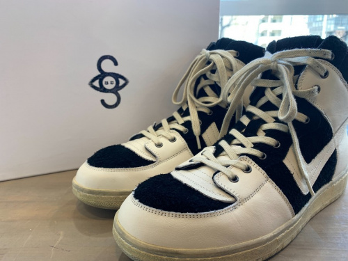 ストリートブランドのPLESSUME