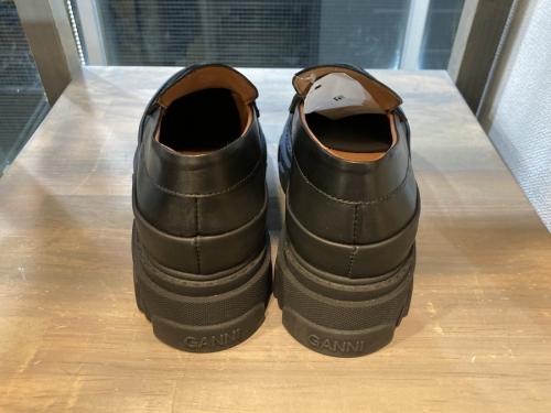 ガニーのスニーカー