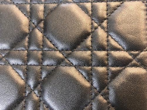 ディオールのLADY　DIOR　フォンホルダー