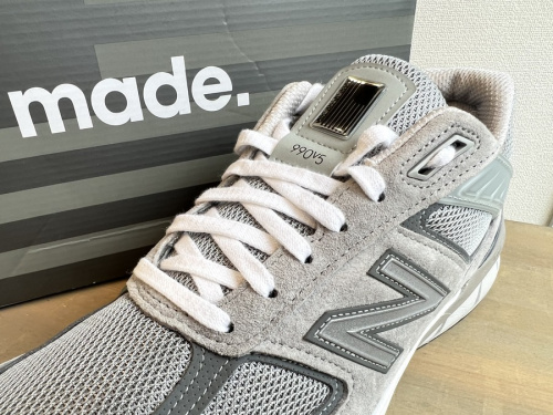 スニーカーのNEW BALANCE