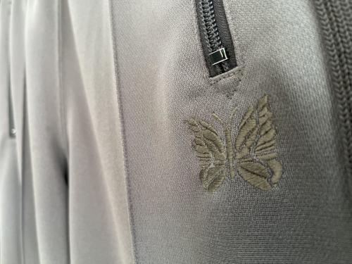 ニードルスのトラックパンツ