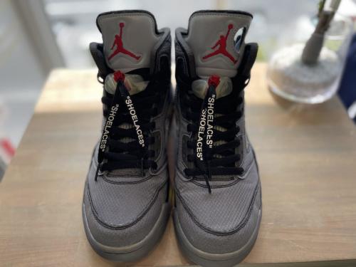 ナイキ×オフホワイトのAIR JORDAN 5 RETRO SP OFF-WHITE