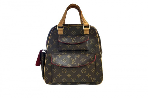 ラグジュアリーブランドのLOUIS VUITTON 　