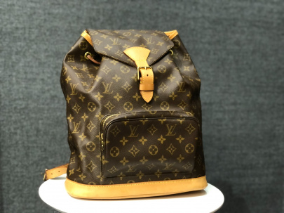 「ラグジュアリーブランドのLOUIS VUITTON 」