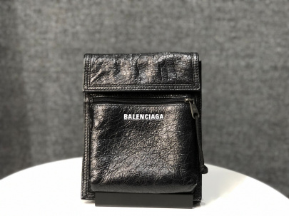 「ラグジュアリーブランドのBALENCIAGA 」