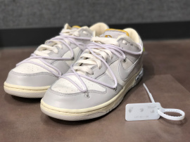 「ストリートブランドのNIKE × OFF WHITE 」