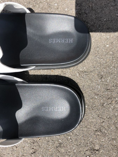 エルメスのケリーバックルカーフサンダル