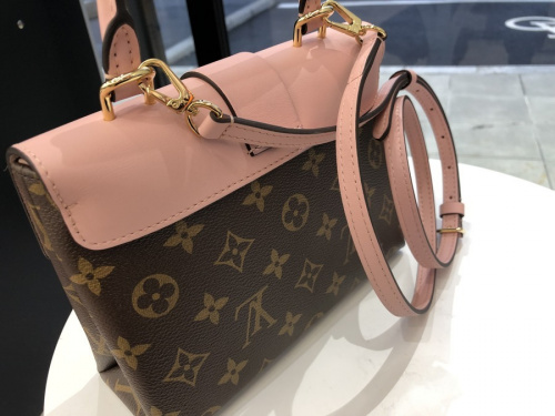 ルイ ヴィトンのロッキーBB