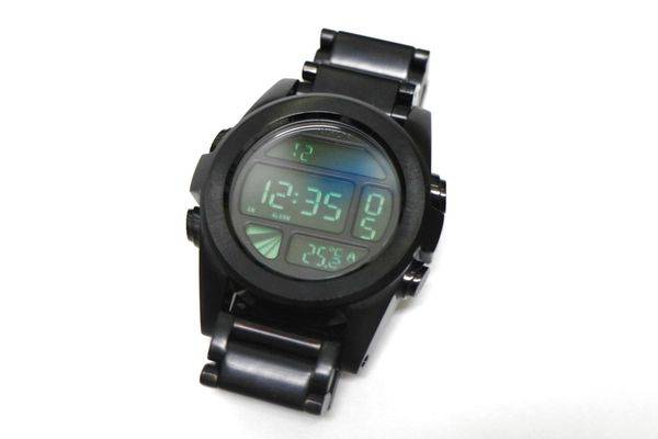 「腕時計のNIXON 」