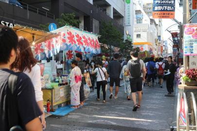 「本厚木の鮎まつり 」