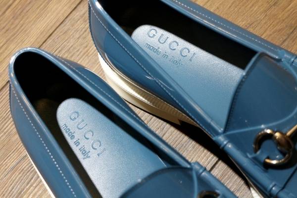 GUCCI(グッチ)ラバーホースビットローファーを未使用で入荷しました