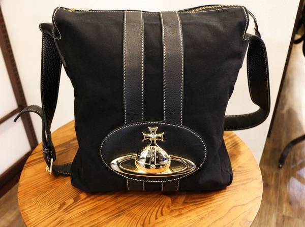 Vivienne Westwood(ヴィヴィアンウエストウッド)ショルダーバッグ入荷