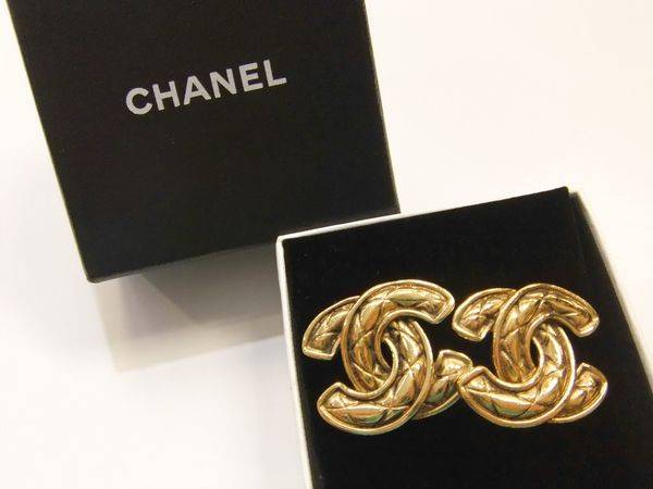 【洗練されたシンプルなデザインで高級感◎】CHANEL★イヤリング 存在感＆高級感☆シャネルのイヤリングの入荷です♪[2015.02.20