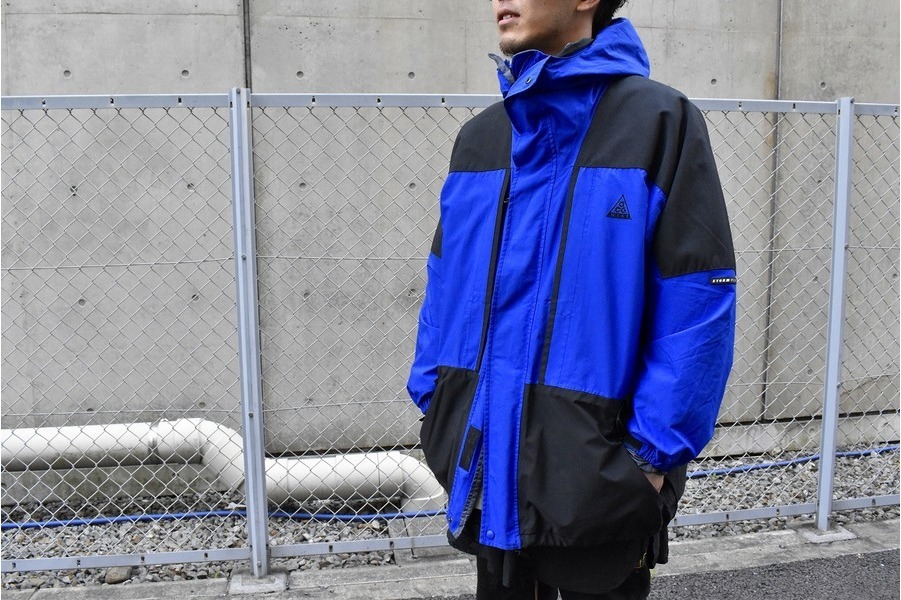 NIKE ACG シェルジャケット