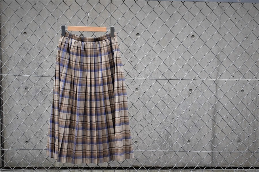 AURALEE/オーラリー】18A/W SUPER LIGHT WOOL CHECK PLEATED SKIRT入荷
