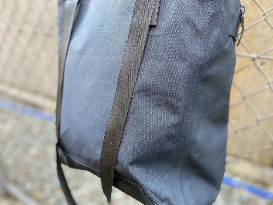 ARC'TERYX VEILANCE Seque Tote | HUES 福岡セレクトショップ