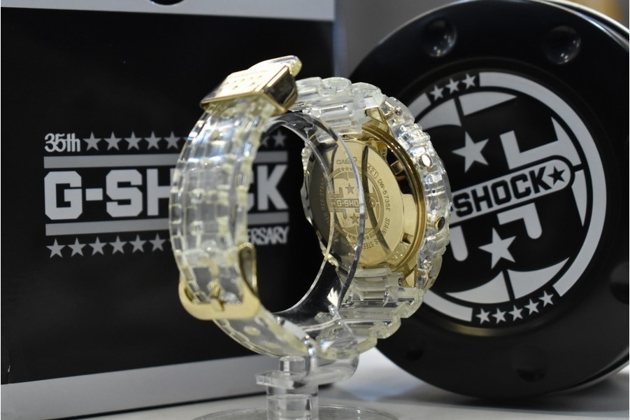 希少　レア　完売品　G-SHOCK 35周年限定　DW-5735E-7JR G-SHOCK】35周年限定 DW-5735E-7JR入荷[2020.11.25発行]｜トレファク