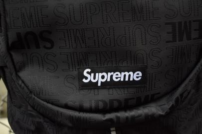 「ストリートブランドのSUPREME 」