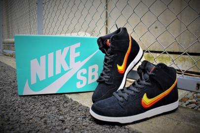 「スニーカーのNIKE SB 」