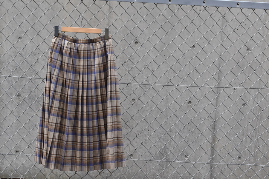 AURALEE/オーラリー】18A/W SUPER LIGHT WOOL CHECK PLEATED SKIRT入荷