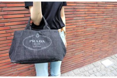 PRADA ブラックデニムカナパ M-