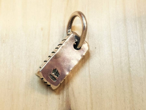 ペンダントトップの厚木