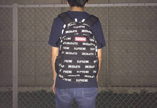 SUPREMEの16AW