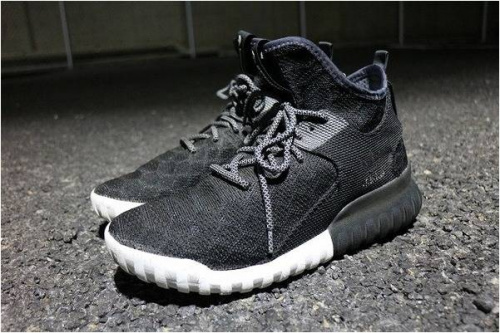 adidasのTubular X