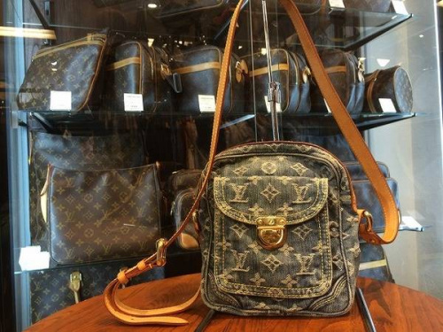 LOUIS VUITTONの本厚木