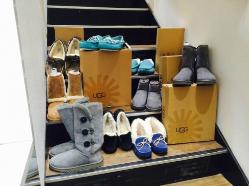 アグのムートンブーツ