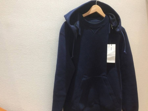 トップスのsacai