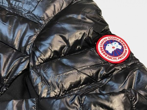 カナダグースのブランド