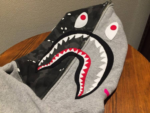 メンズのトップス