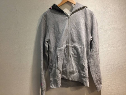 トップスのA BATHING APE