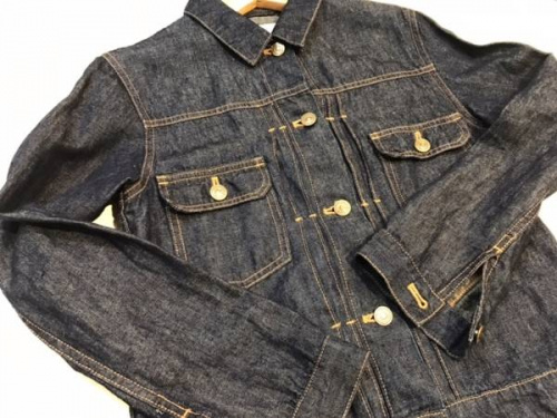 デニムジャケットのコーデ