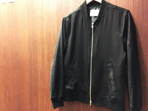 トップスのボトムス