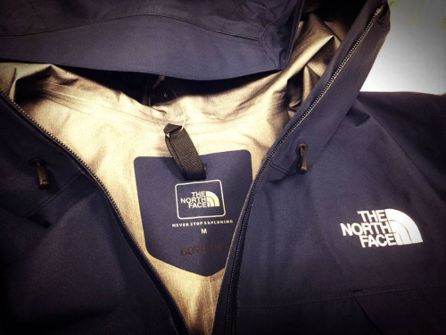 メンズのトップス