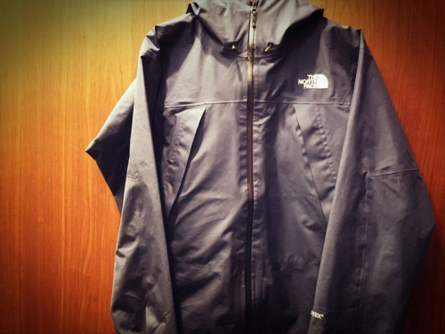 トップスのマウンテンパーカー