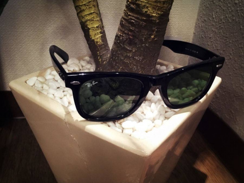 サングラスの厚木