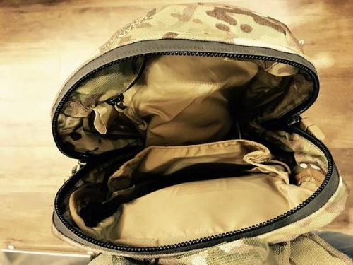 バックパックのMYSTERY RANCH