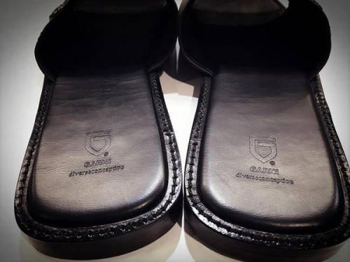 サンダルの厚木