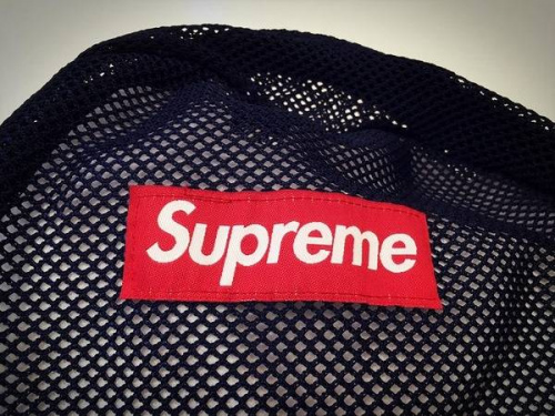 SUPREMEの厚木