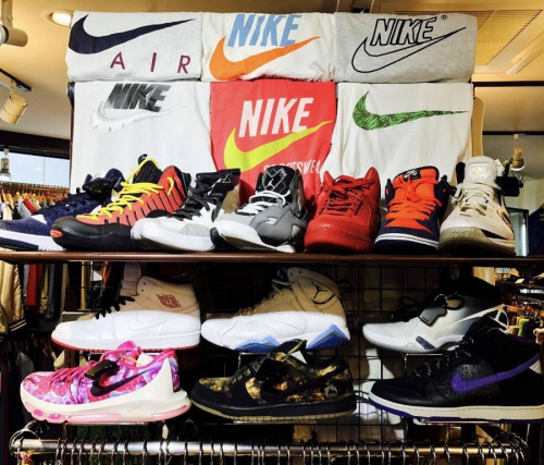 メンズのトップス