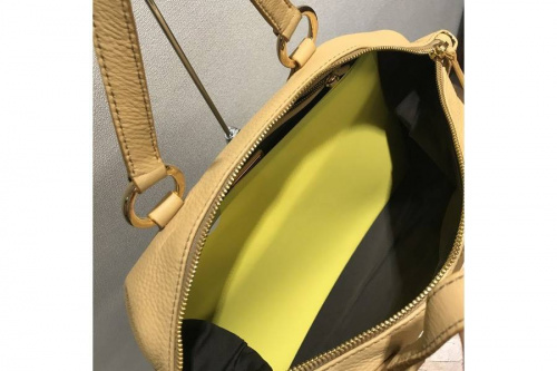 ショルダーバッグのMIUMIU