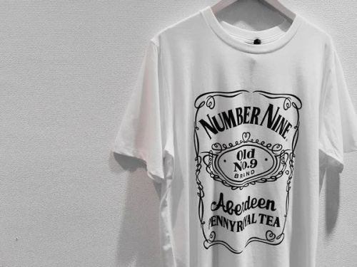 Tシャツのアンダーカバー